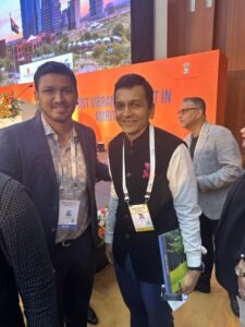 Chintan Shah with delegates