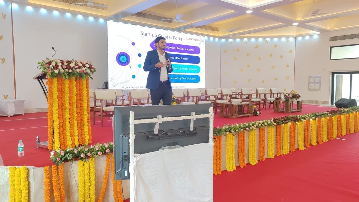 Chintan Shah addressing audience