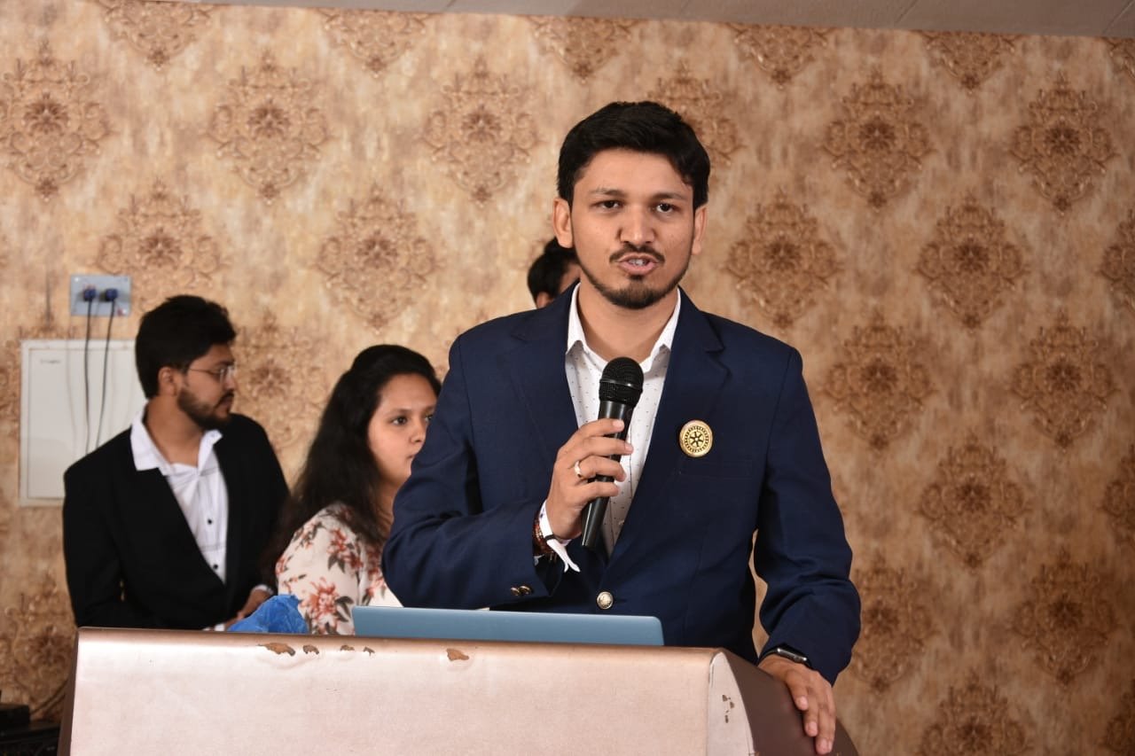 Chintan Shah Address the conference at Rotaract District 3060